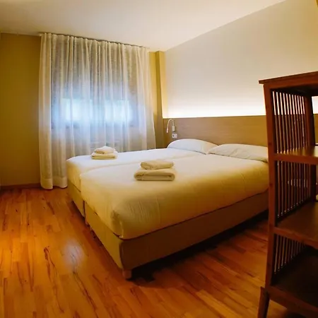 Yuhom, Casas Con Alma, Xacedos 1